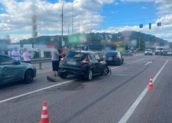 Зіткнення чотирьох авто на Обухівщині: серед травмованих є дитина