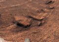 Марсохід NASA виявив дивні «соти» на поверхні Марса: вчені шукають пояснення