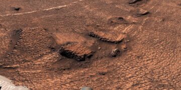 Марсохід NASA виявив дивні «соти» на поверхні Марса: вчені шукають пояснення