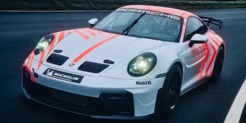 Представлений Porsche 911 Challenge