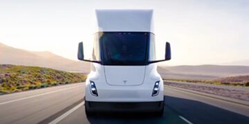 Tesla готує європейський дебют Semi