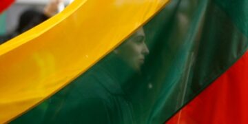 росія пошкодила посольство Литви в Києві: Вільнюс викликає представника рф