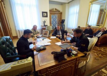 Макрон допоможе Україні дістати ракети для Patriot, – Зеленський