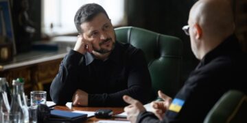 Ремонти після атак і підготовка до зими: Шмигаль доповів Зеленському про стан енергетики