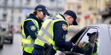 Чи може поліція оштрафувати, якщо водій забув права вдома: що говорить закон