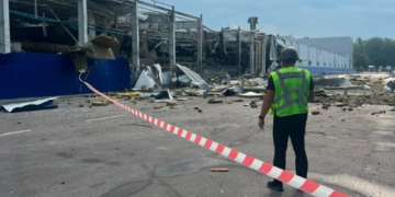 Задимлення, жертви і моторошні руїни: Київщина опининилась під ударами ракет, – ФОТО