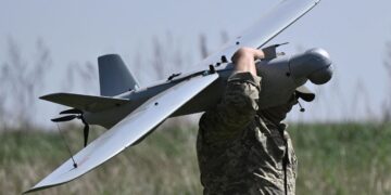 ЗСУ влаштували “гарячу” ніч у РФ: під ударом НПЗ, база дронів та аеродром