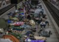 Ніч у метро Києва: скільки людей шукали порятунку під землею