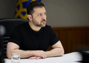 Зеленський заявив, що росіяни вдарили по будівлі компанії "Київстар"