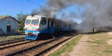 Війська рф вдарили по електричці на Харківщині, двоє людей зазнали серйозних травм
