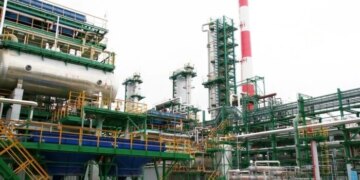 Ярославський НПЗ зупинив переробку нафти після атаки дронів