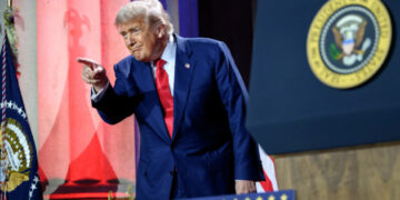 Трамп пропонує перейменувати ШІ на «суперінтелект»