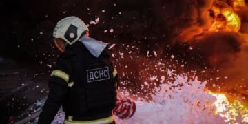 Кривий Ріг зазнав ударів російськими БПЛА, є поранені, у місті пожежі, багато пошкоджених будинків