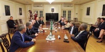Зеленський: Атака на Київ сталася під час обговорення санкції проти РФ з конгресменами
