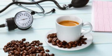 Вчені з’ясували, як кава насправді впливає на ваш кишечник і мозок