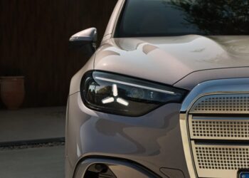 Mercedes зіткнувся з кризою: компанія скорочує робочий час