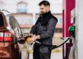 Пальне по 100 грн: на яких АЗС подорожчав бензин та дизель після вихідних