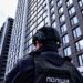 У Києві чоловік намагався задушити матір та кинувся на копа: поліція застосувала зброю
