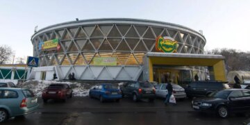 Київ втратив «Шайбу»: російський удар знищив одну з найвідоміших споруд