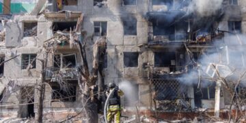 Чотири авіабомби РФ по Краматорську: людей діставали з-під завалів