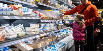 Яйця від 42 грн, гречка по 54: скільки коштують продукти в супермаркетах 1 вересня