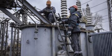 На Херсонщині та Миколаївщині відновили енергопостачання після блекауту