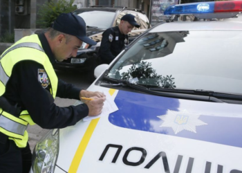 П’яний і озброєний: в Києві злочинець влаштував стрілянину з вікна, – ФОТО