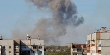 Здійнявся густий дим: у Києві сталось подвійне влучання БпЛА