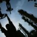 Brent майже по 100 доларів: чому ціни на нафту знову стрімко зростають