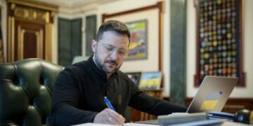 Зеленський пропонує давати “офісникам” до 12 років ув’язнення: що відомо про законопроєкт