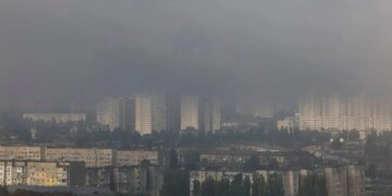Після російських ударів Київ накривають дим і сажа: повітря стає небезпечним для містян – BILD