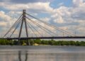 У Києві перекрили Північний міст після російської атаки – як курсує громадський транспорт