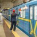 У Києві метро і частина транспорту призупинили рух через зниження напруги
