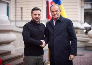 Зеленський обговорив із Туском посилення захисту України від російських атак