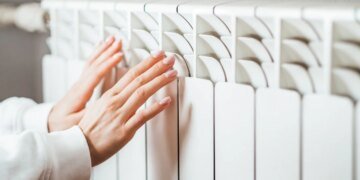 У школах та лікарнях Києва розпочинають опалювальний сезон