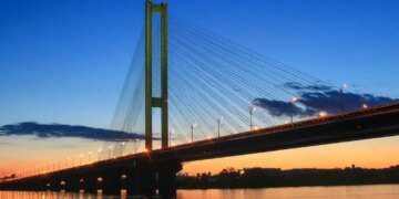У Києві відновили рух Південним мостом в обох напрямках – на яке обмеження варто зважати