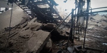 Ворожий дрон атакував ферму на Сумщині: загинула жінка, ще четверо людей постраждали