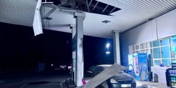 російські війська вдарили по АЗС у Запоріжжі, є двоє поранених