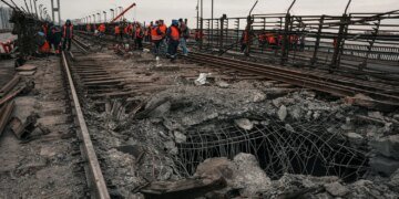 Альтернативи Південному мосту немає: військовий експерт попередив про транспортний колапс у Києві