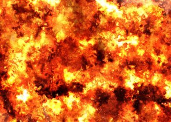 росія вдарила по Дніпру: вражено промислове підприємство, є поранений