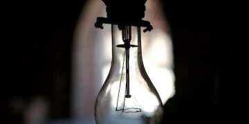 Удар рф по критичній інфраструктурі залишив райони Києва без світла