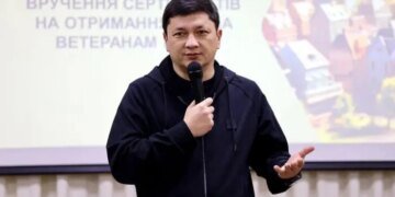 Новий міністр ветеранів розпочав ревізію Національного військового меморіального кладовища