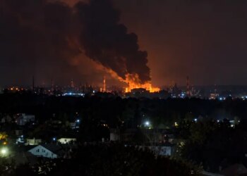 Дрони атакували Московську область. Спалахнула одна з найбільших нафтобаз