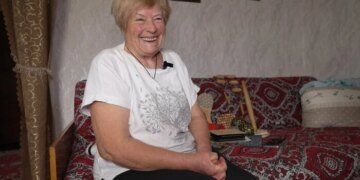 Сідає на шпагат і робить зарядку. 82-річна українка поділилася секретом схуднення