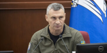 Рада оборони Києва обговорила рух мостами і роботу метро – що вирішили