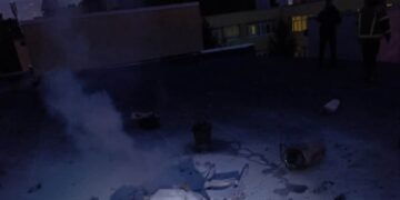 У Києві ліквідували пожежу в Оболонському районі, яка спалахнула через російську атаку