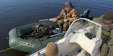 Незаконні сітки на Канівському водосховищі: інспектори звільнили рибу