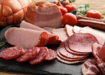 Хто має більше шансів стати довгожителем — м’ясоїди чи вегетаріанці: що показало дослідження