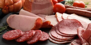 Хто має більше шансів стати довгожителем — м’ясоїди чи вегетаріанці: що показало дослідження