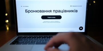 Бізнес б’є на сполох через плани Кабміну посилити правила бронювання